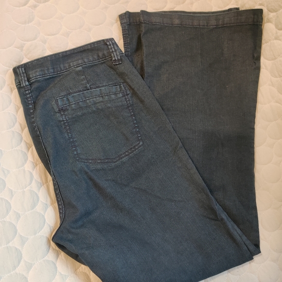 CAbi Bootcut Jeans Size 12 - Picture 2 of 9